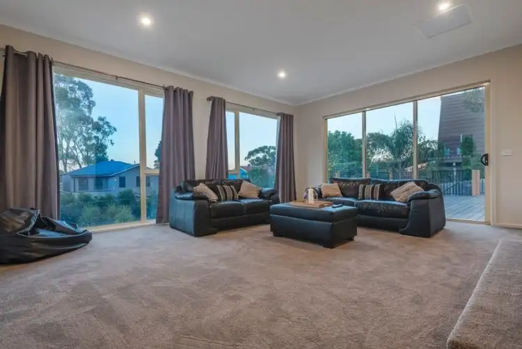 6 Fraser Court, Sunbury VIC 3429