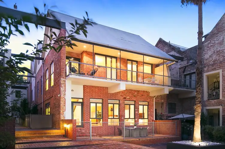 5 Macrobertson Close, Fitzroy VIC 3065