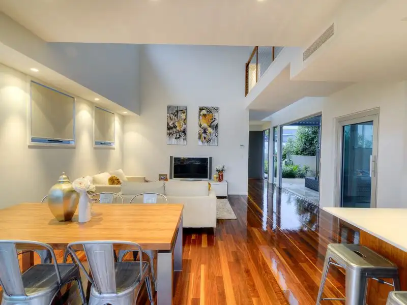 Main view of Homely townhouse listing, 264 Oxford Street, Balmoral QLD 4171