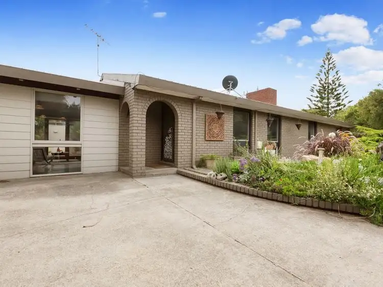 18 Robin Parade, Rye VIC 3941