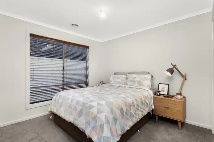 Sixth view of Homely house listing, 19 David Circuit, Hillside VIC 3037