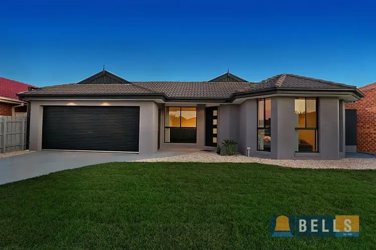 11 Mankina Circuit, Delahey VIC 3037