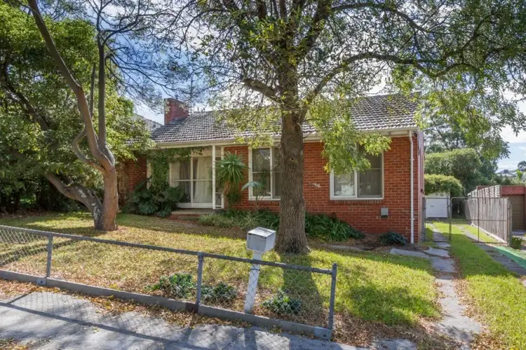18 Daniel Street, Burwood VIC 3125