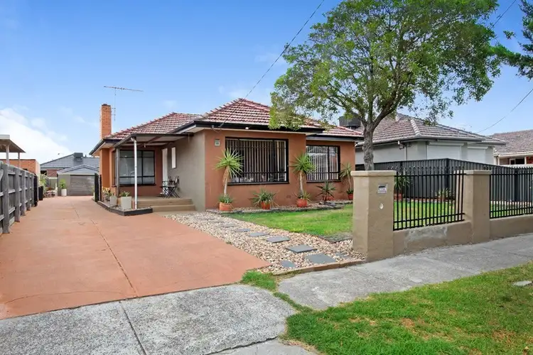 68 Lachlan Road, Sunshine West VIC 3020