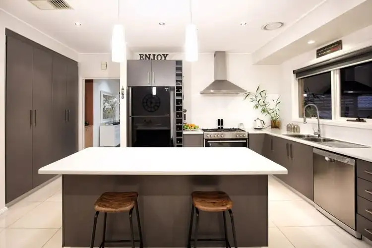 Sixth view of Homely house listing, 20 Simmington Circuit, Greenvale VIC 3059