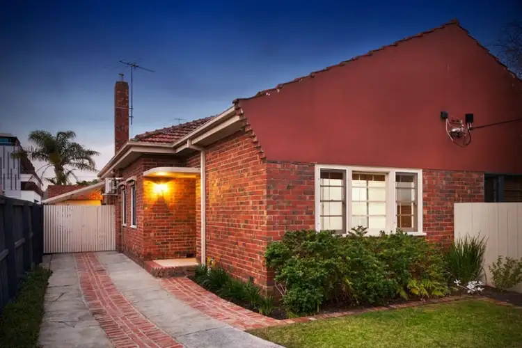 1 Dover Street, Caulfield South VIC 3162