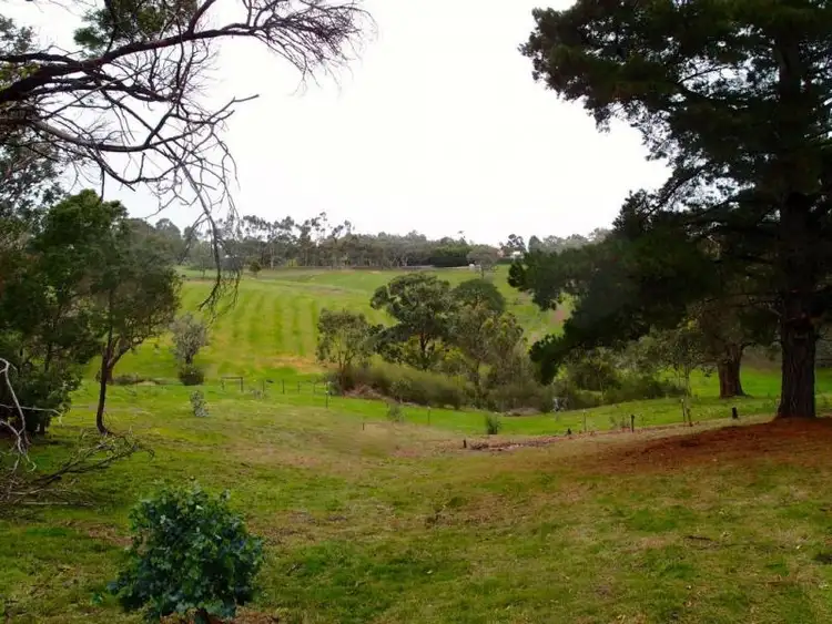 669 Kangaroo Ground - St Andrews Road, Panton Hill VIC 3759
