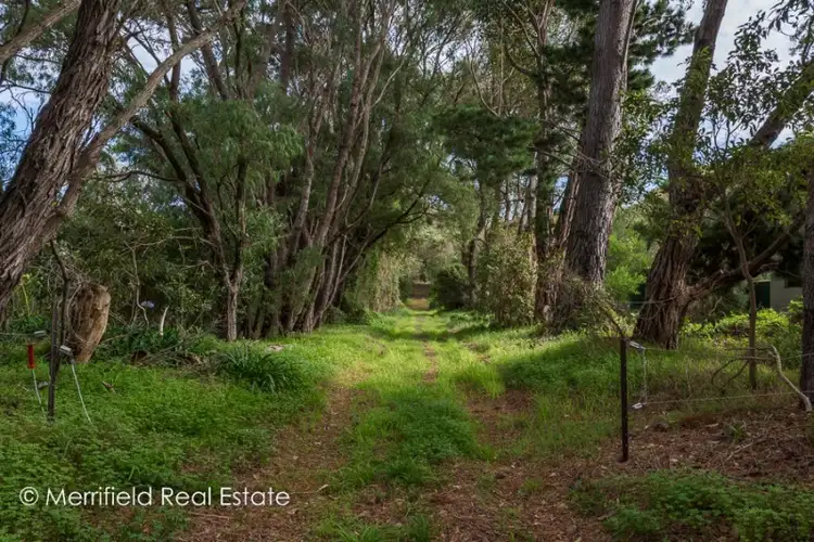 194 Frenchman Bay Road, Robinson WA 6330