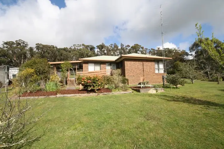 19 Parkinsons Road, Napoleons VIC 3352