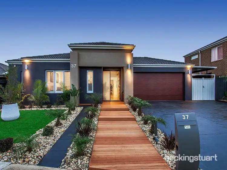 37 Lucas Terrace, Taylors Hill VIC 3037