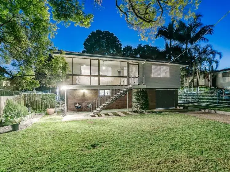 33 Bringelly Street, Arana Hills QLD 4054