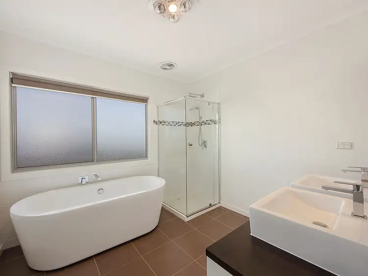 Sixth view of Homely townhouse listing, 2/12 Bernbank Avenue, St Albans VIC 3021