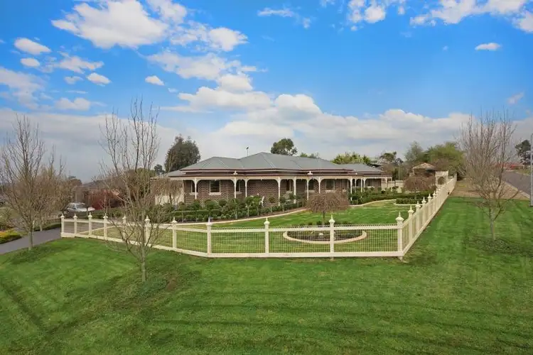 29 Shaw Drive, Romsey VIC 3434