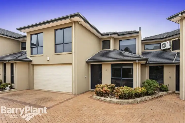 2/2 Sandlewood Lane, Sanctuary Lakes VIC 3030