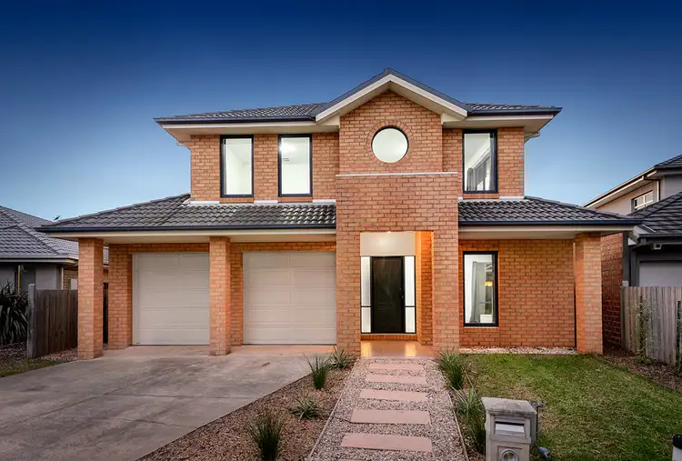 13 Half Moon Terrace, Sanctuary Lakes VIC 3030