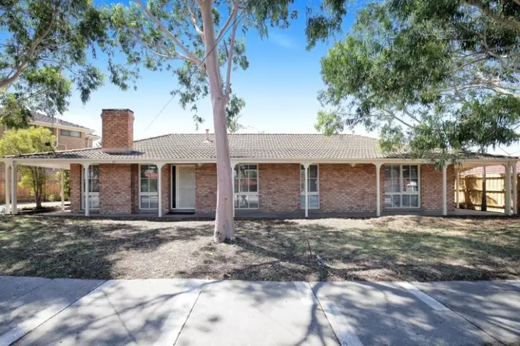 13 Rudstone Bend, Greenvale VIC 3059