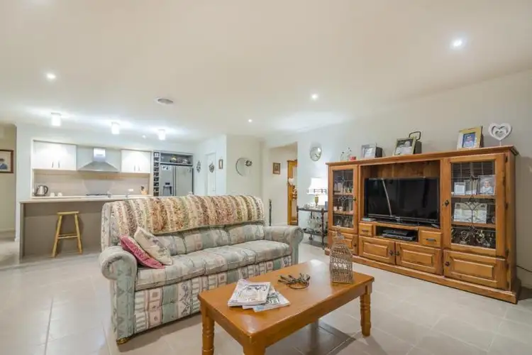 Sixth view of Homely house listing, 7 Pringreen Court, Tarneit VIC 3029