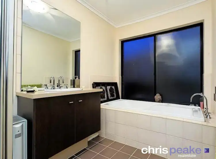 Seventh view of Homely house listing, 2 Cresta Court, Berwick VIC 3806