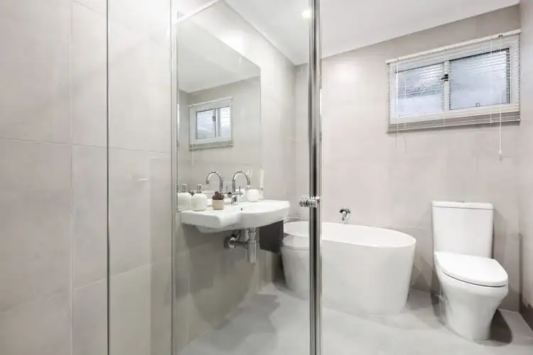 Sixth view of Homely unit listing, 2/186 Grimshaw Street, Greensborough VIC 3088