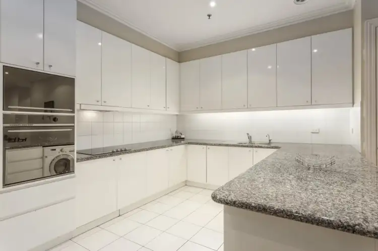 Third view of Homely apartment listing, 4B/27-37 Russell Street, Melbourne VIC 3000