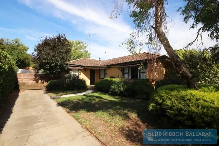 9 Towong Street, Alfredton VIC 3350