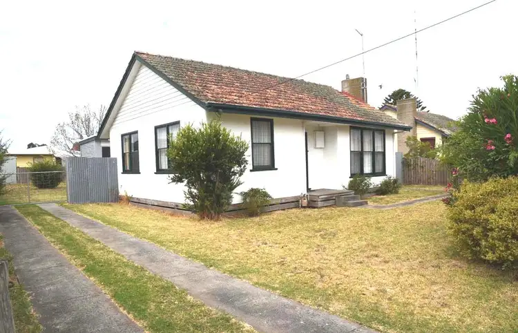 22 Churchill Square, Colac VIC 3250