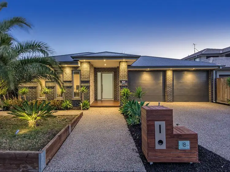 8 Woolwich Way, Taylors Hill VIC 3037