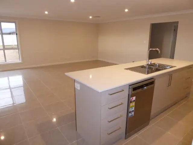 Sixth view of Homely house listing, 3 Fraser Close, Goulburn NSW 2580