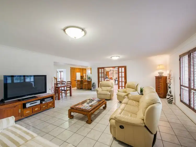 Second view of Homely house listing, 6 Piccadilly Place, Carindale QLD 4152