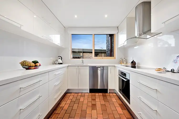 Second view of Homely house listing, 5 Kurdian Court, Yallambie VIC 3085