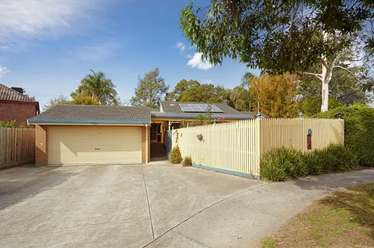 2 Danielle Close, Wheelers Hill VIC 3150