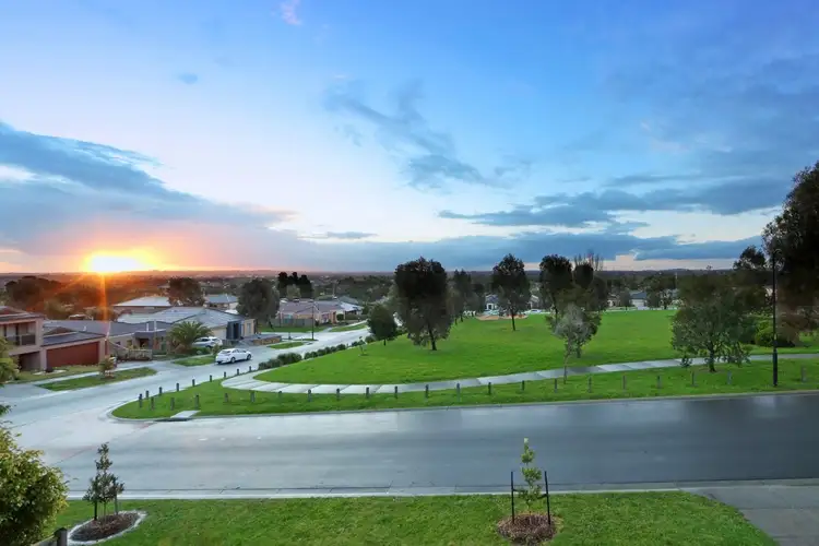 Second view of Homely house listing, 4 Park Valley Way, Lysterfield VIC 3156