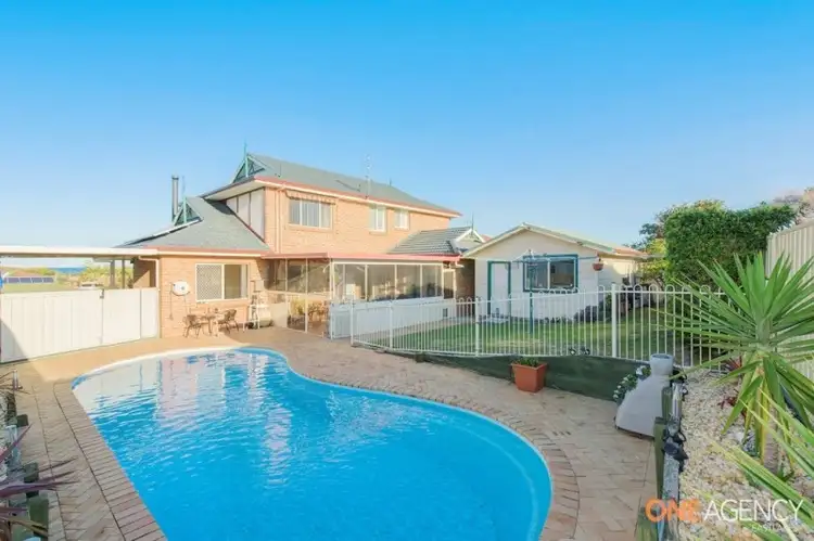 24 Seaspray Close, Caves Beach NSW 2281