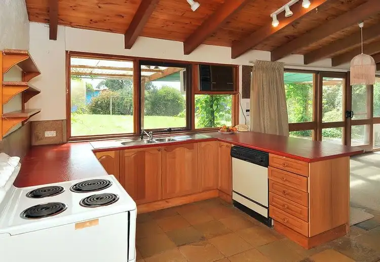 Seventh view of Homely house listing, 6 Willow Court, Whittlesea VIC 3757