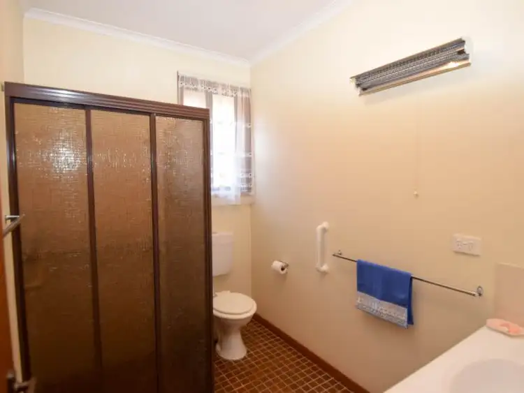 Sixth view of Homely unit listing, 2/15 Evans Street, Wangaratta VIC 3677