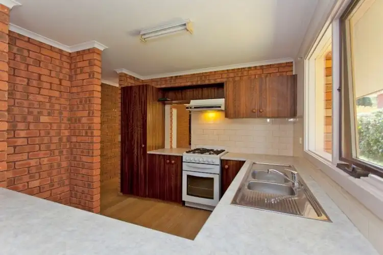 Sixth view of Homely house listing, 262 Bernhardt Street, East Albury NSW 2640