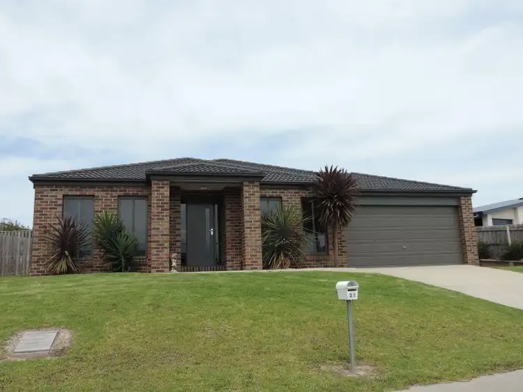 21 Norman Court, Lakes Entrance VIC 3909