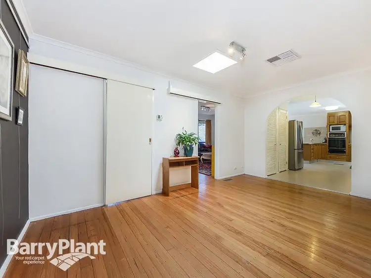Fifth view of Homely house listing, 6 Tullaroop Court, St Albans VIC 3021