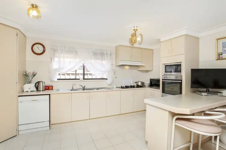 Fifth view of Homely house listing, 10 Paramount Court, Tullamarine VIC 3043
