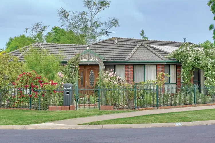 43 Robertson Drive, Alfredton VIC 3350