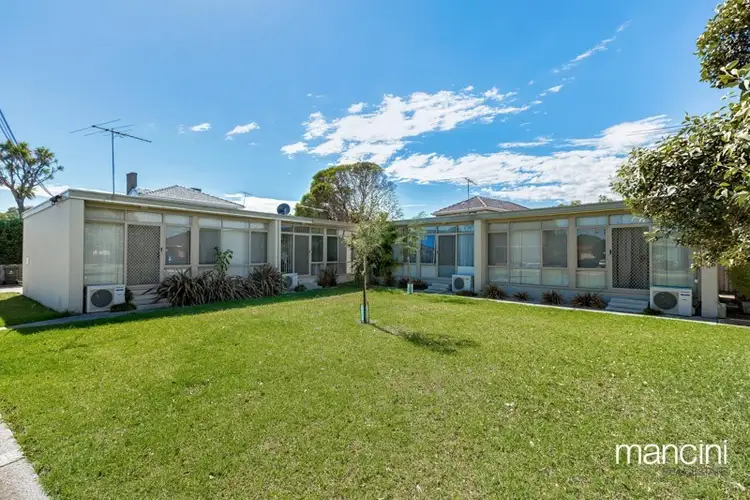 2/40 Chifley Avenue, Altona VIC 3018