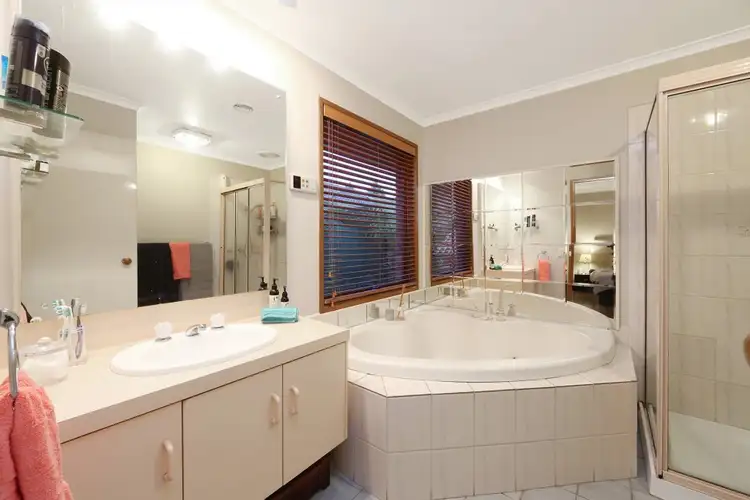 Seventh view of Homely house listing, 8 Linnel Court, Rowville VIC 3178