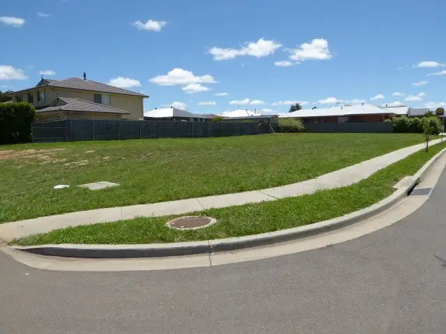 18 Monastery Drive, Goulburn NSW 2580