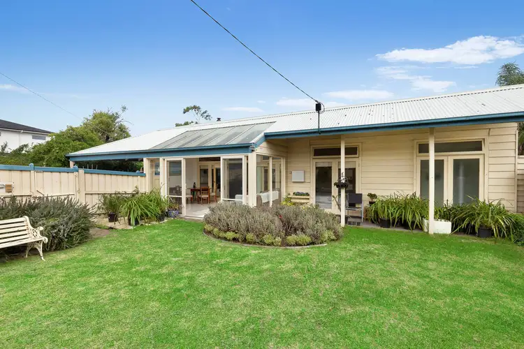 16 Williams Road, Mornington VIC 3931