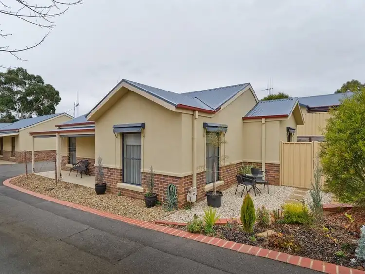 Main view of Homely unit listing, 2/3 Maldon Road, Castlemaine VIC 3450