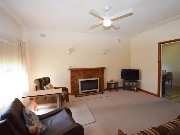 Second view of Homely house listing, 3 Taylor Street, Wangaratta VIC 3677