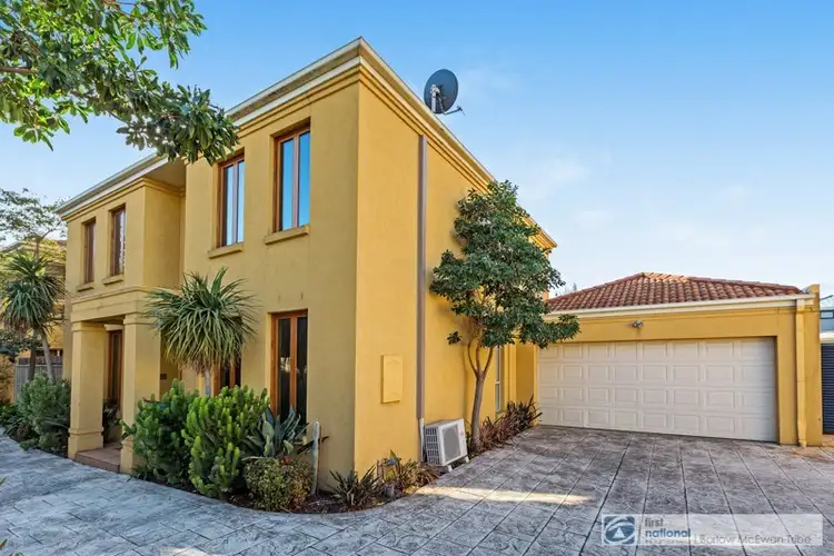 2/6 Romawi Street, Altona VIC 3018