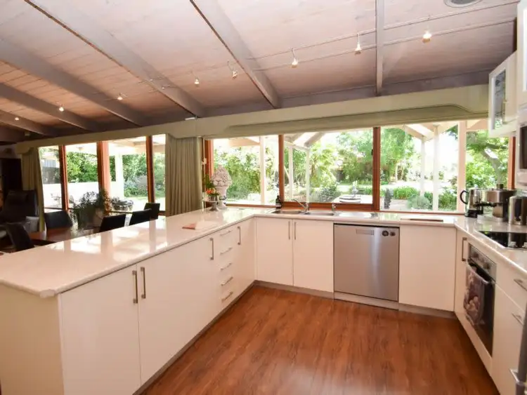 Fifth view of Homely house listing, 2 Albert Court, Wangaratta VIC 3677