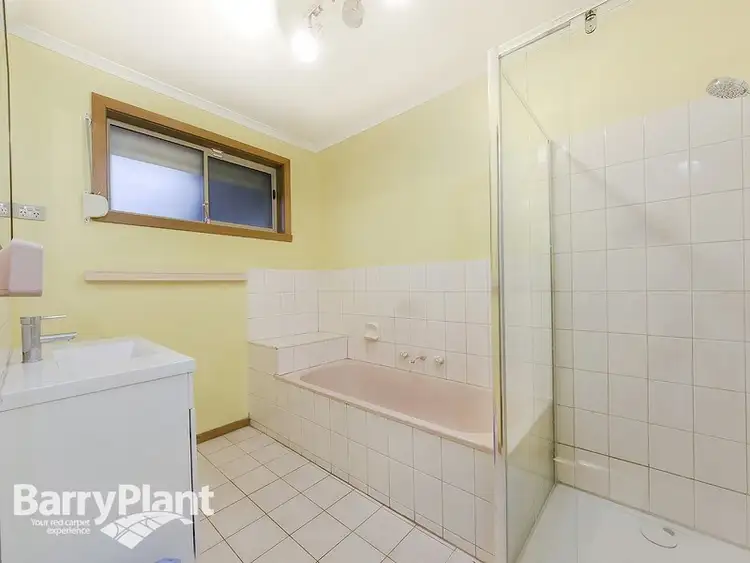 Seventh view of Homely house listing, 5 Bronte Court, Delahey VIC 3037