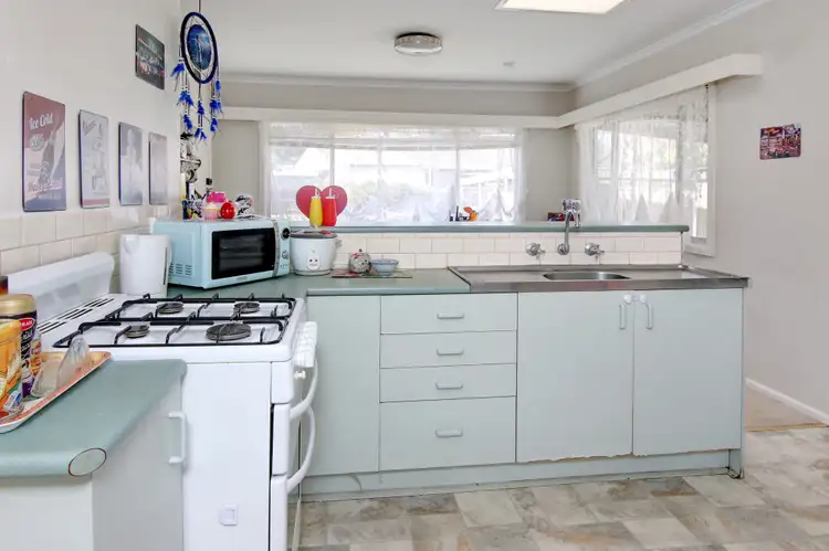 Fifth view of Homely house listing, 4 Alfred Place, Frankston VIC 3199